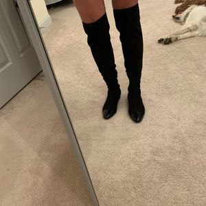 Over the knee suede boot with patten leather toe